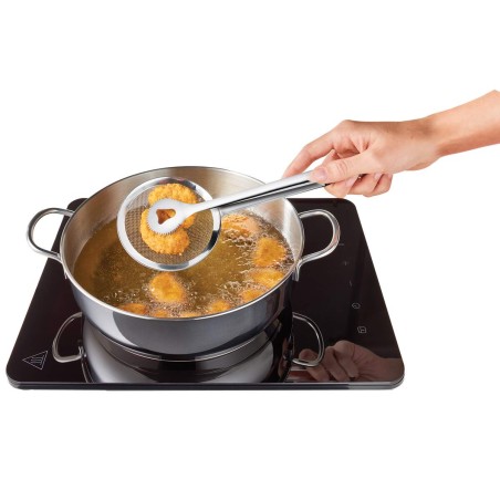 Pinza espumadera de acero inoxidable para freír y escurrir alimentos, disponible en Casa Joven