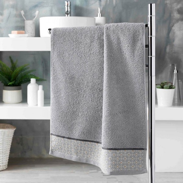 toalla de baño gris