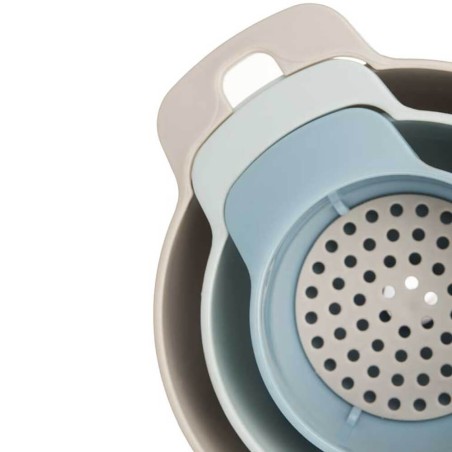 3 embudos con filtro de plástico