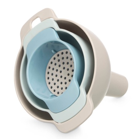 3 embudos con filtro de plástico